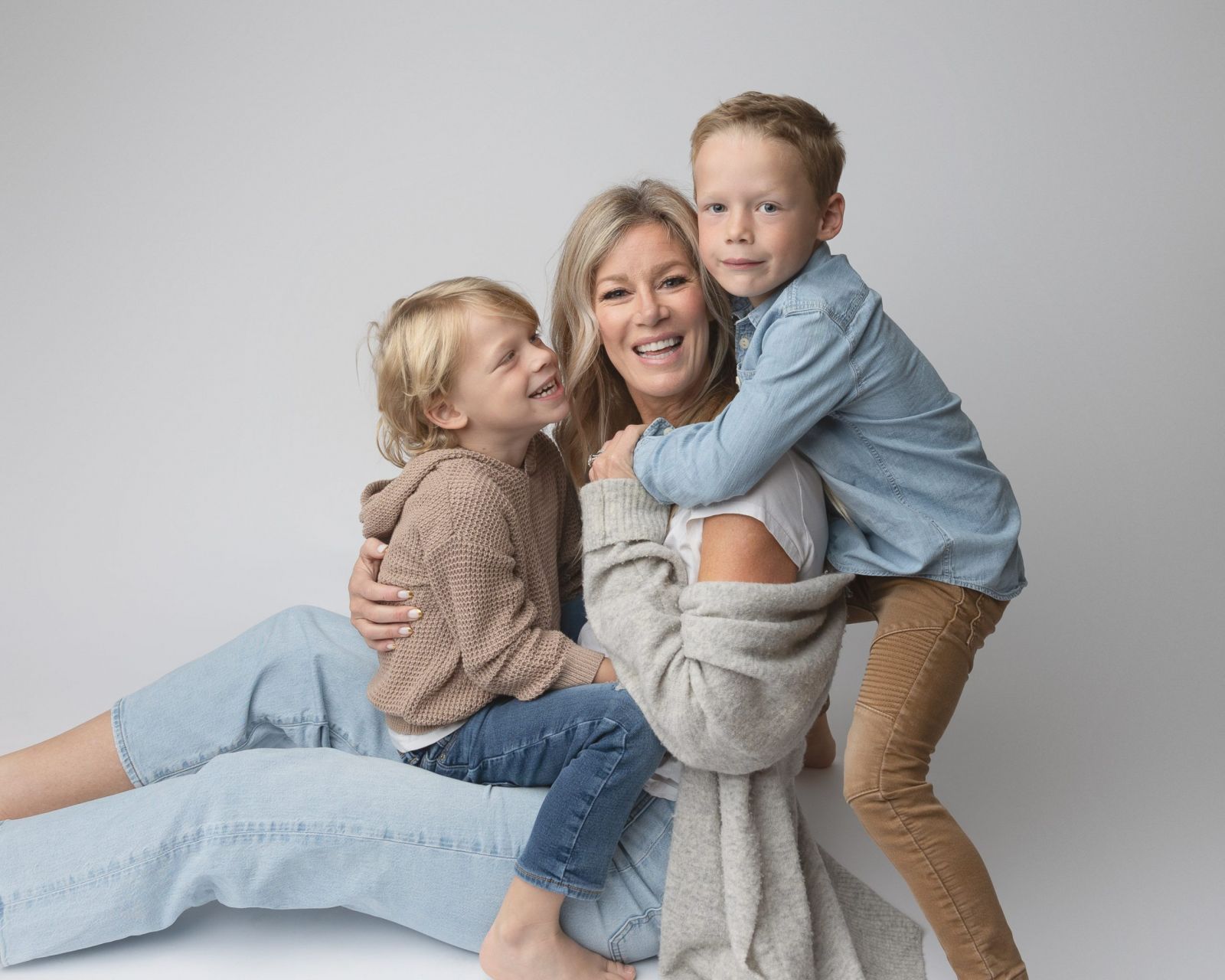 Mother and children family portrait session in Dallas Texas